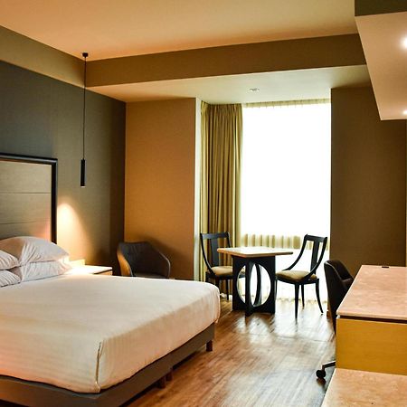 Ramada By Wyndham Mexico City Santa Fe Extérieur photo