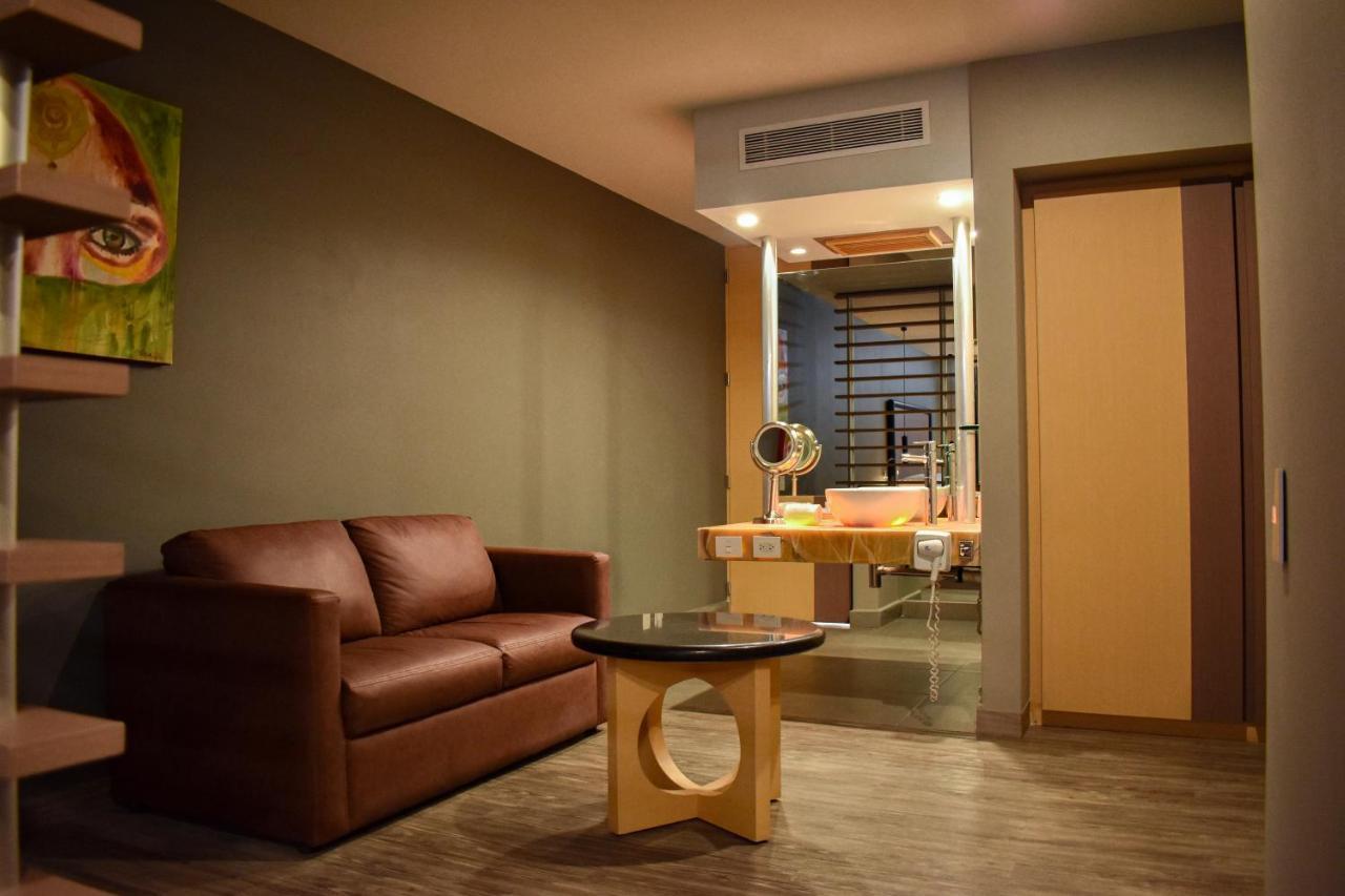 Ramada By Wyndham Mexico City Santa Fe Extérieur photo