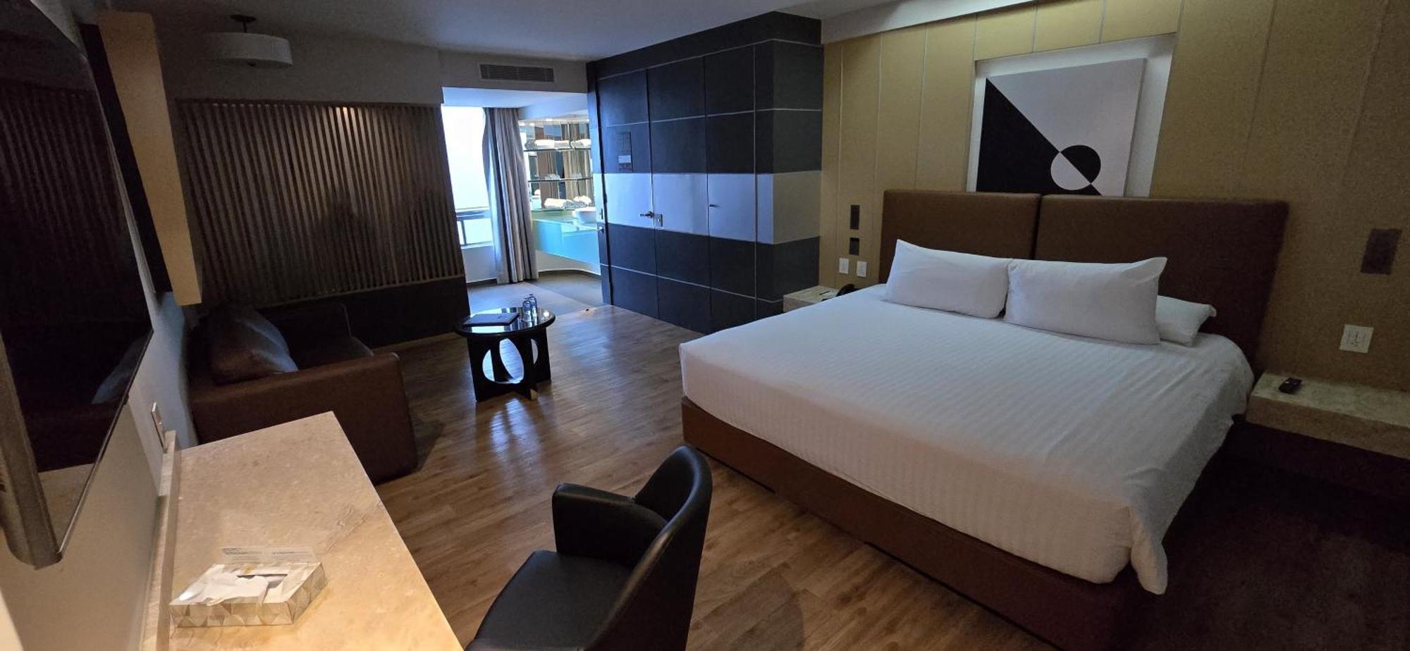 Ramada By Wyndham Mexico City Santa Fe Extérieur photo