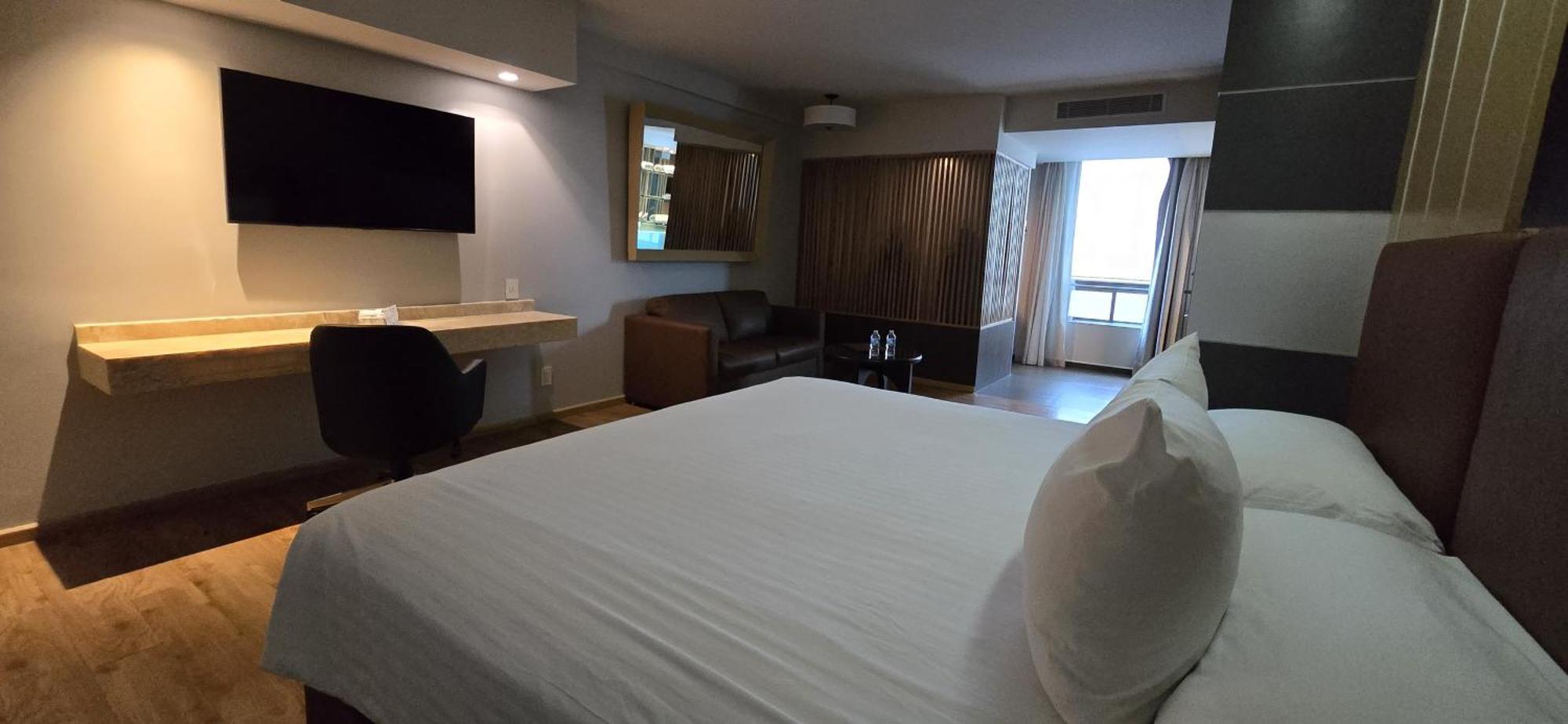 Ramada By Wyndham Mexico City Santa Fe Extérieur photo
