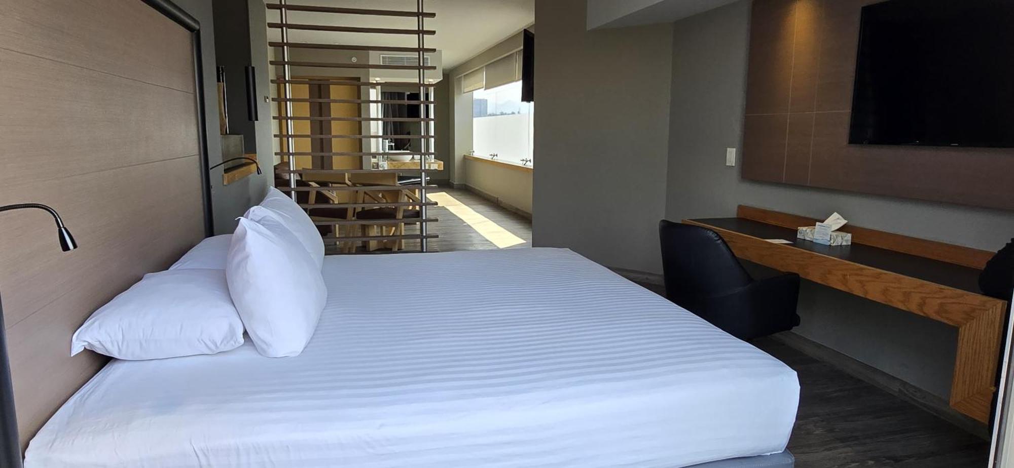 Ramada By Wyndham Mexico City Santa Fe Extérieur photo