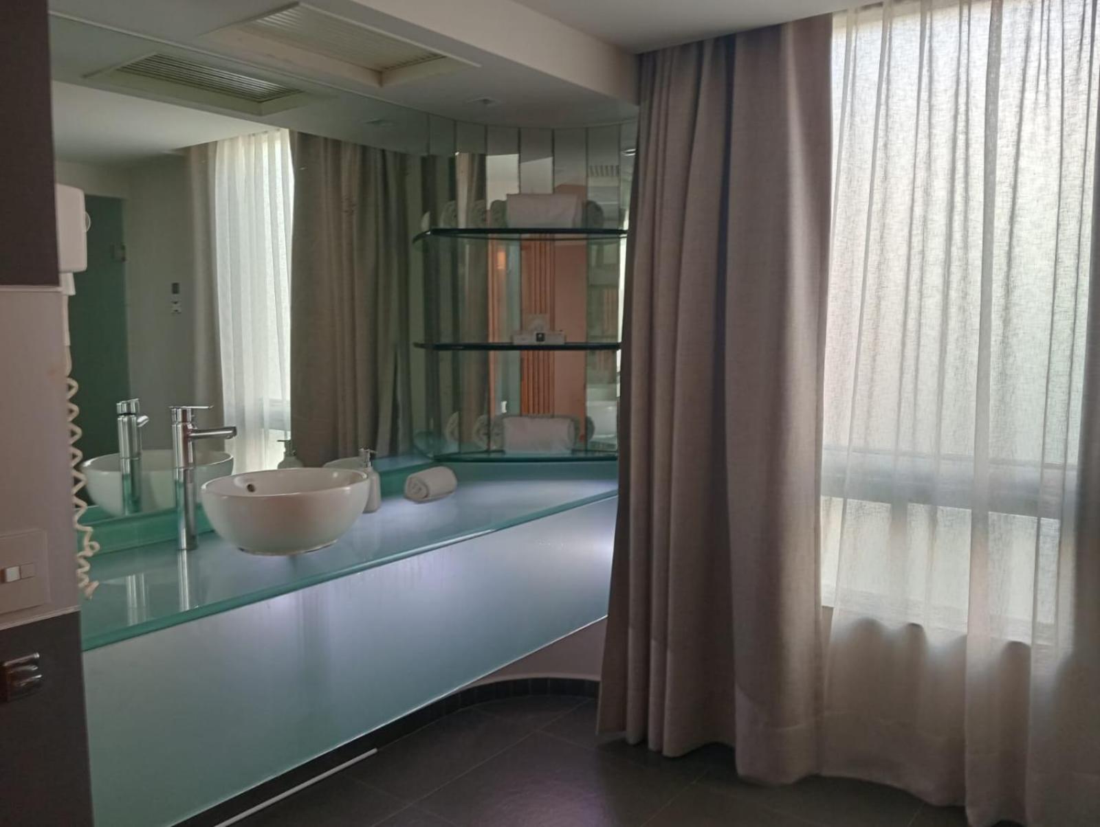 Ramada By Wyndham Mexico City Santa Fe Extérieur photo